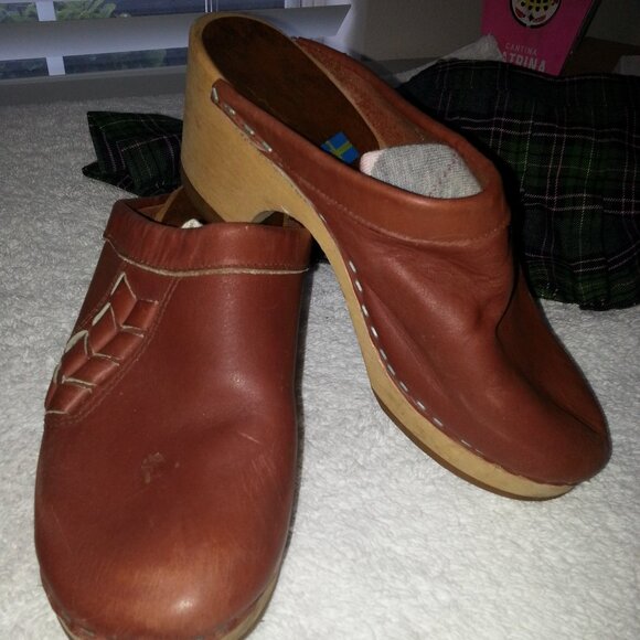 Vintage 1980s MIA Swedish Wood Clogs - Picture 8 of 12